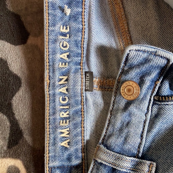 women’s American eagle mom jeans size 00 R - Picture 3 of 4